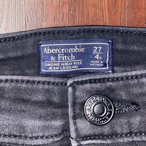 Abercrombie and Fitch Petite Black High Rise Jeans Size 27 or 4